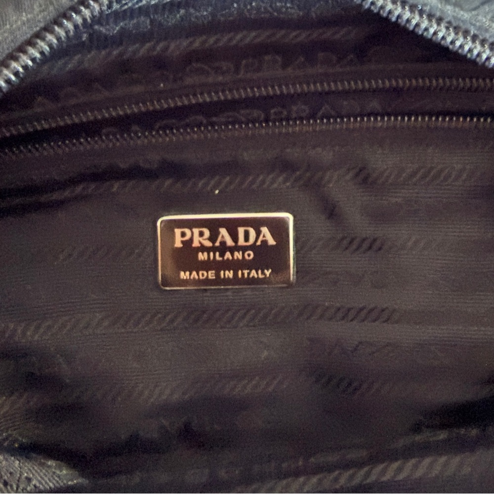 Authentic Vintage Prada Tessuto City Black Nylon Shoulder Bag w dust bag - Picture 3 of 10